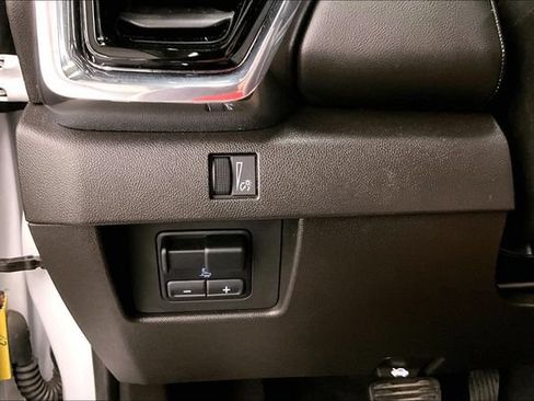 Used 2024 GMC Canyon Elevation w/ Convenience Package AWD/4WD image 38