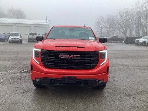Used 2024 GMC Sierra 1500 Elevation image 2