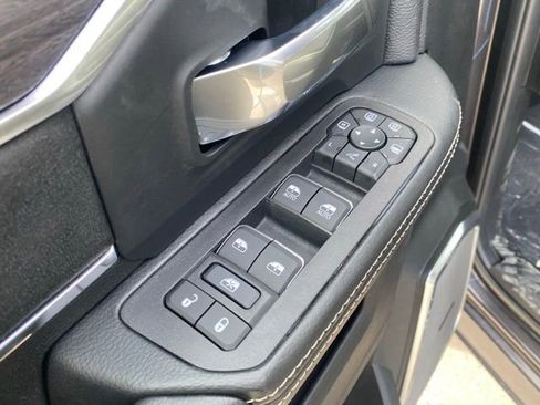 New 2026 RAM 3500 Laramie AWD/4WD image 13