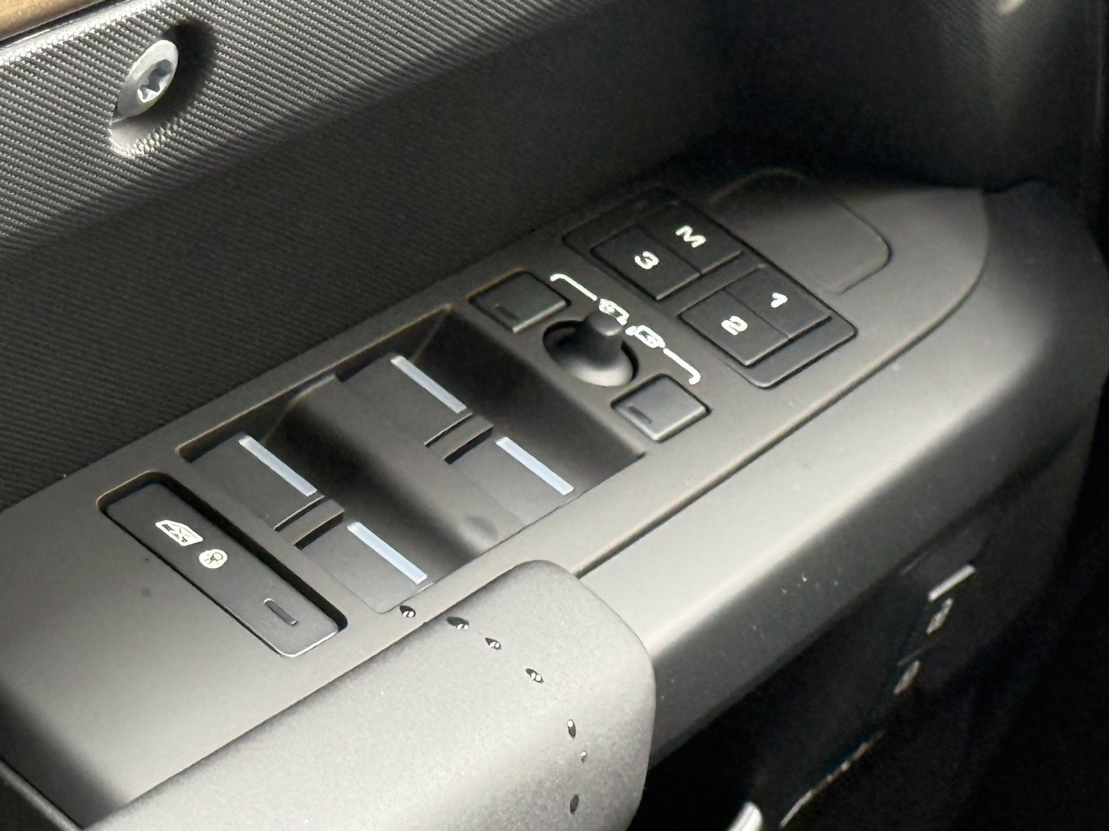 New 2026 Land Rover Defender 110 S AWD/4WD image 38