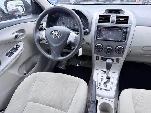 Used 2013 Toyota Corolla LE image 14