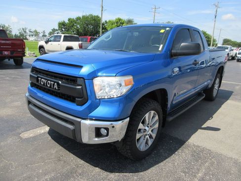 Used 2016 Toyota Tundra Limited w/ Limited Premium Package AWD/4WD image 13