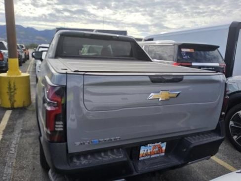 Used 2025 Chevrolet Silverado EV LT AWD/4WD image 3