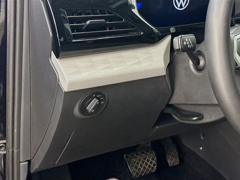 Used 2023 Volkswagen Taos S w/ Driver Assistance Package AWD/4WD image 17