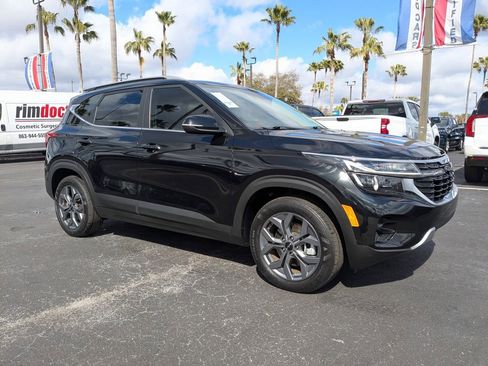 Used 2024 Kia Seltos S image 2