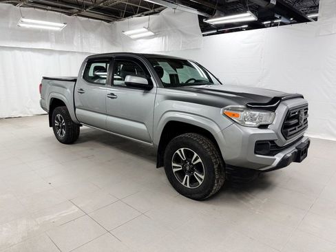 Used 2018 Toyota Tacoma SR w/ SR Convenience Package image 6