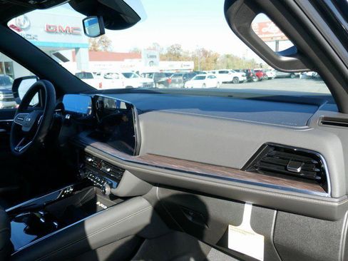 New 2026 Chevrolet Tahoe Premier AWD/4WD image 9