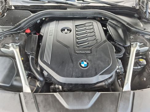 Used 2022 BMW 740i w/ M Sport Package RWD image 30