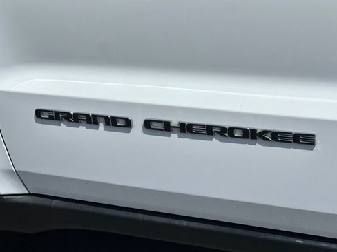 Used 2019 Jeep Grand Cherokee Limited RWD image 31