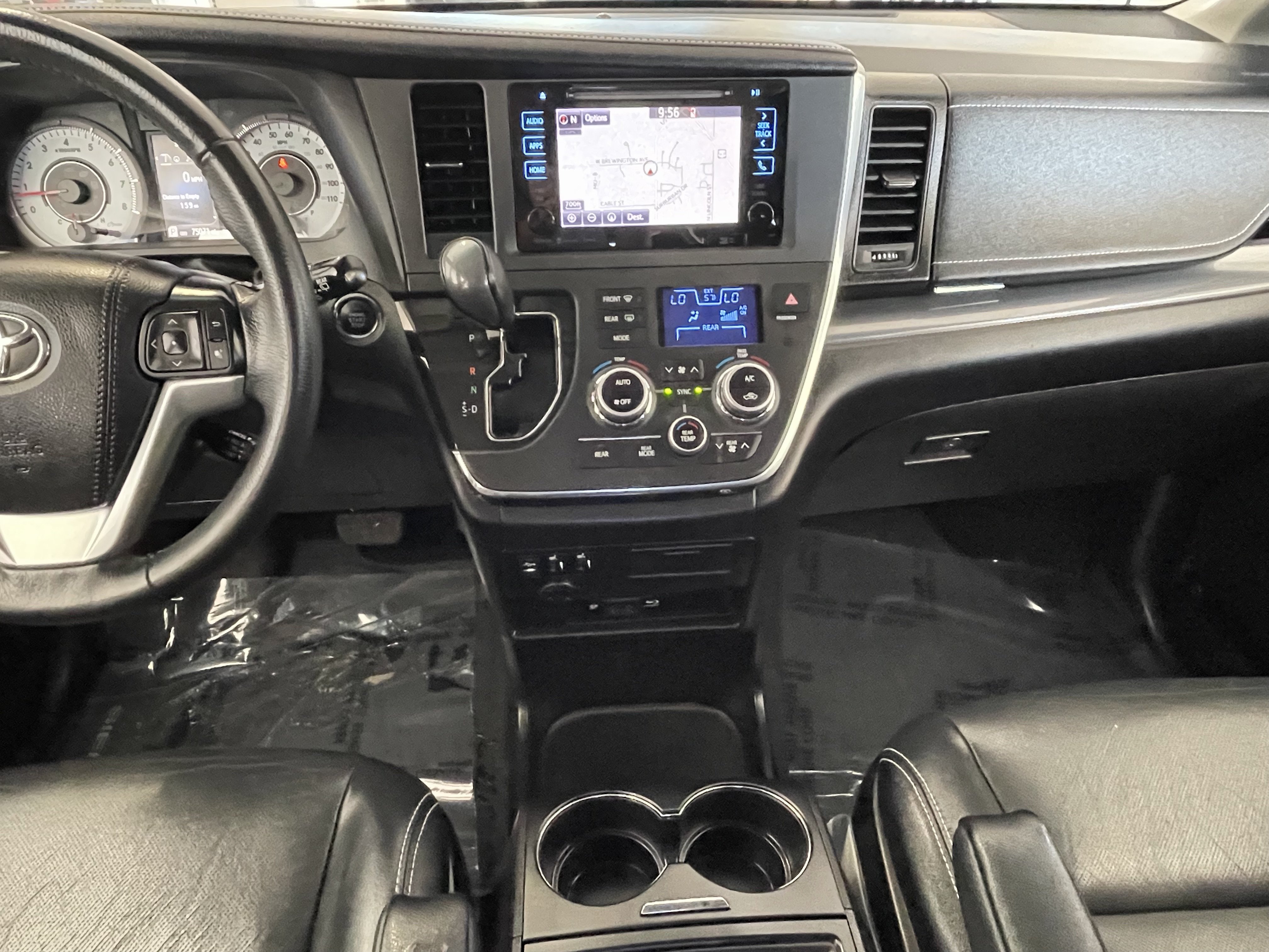 Used 2017 Toyota Sienna SE Premium FWD image 35
