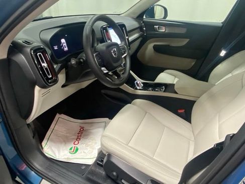 Used 2025 Volvo XC40 B5 Plus w/ Climate Package AWD/4WD image 9