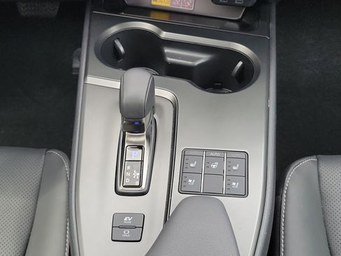 Used 2025 Lexus UX 300h FWD image 19