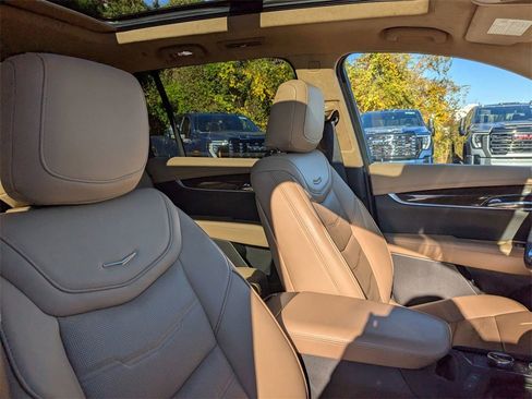 Certified 2024 Cadillac XT6 Sport w/ Platinum Package image 28
