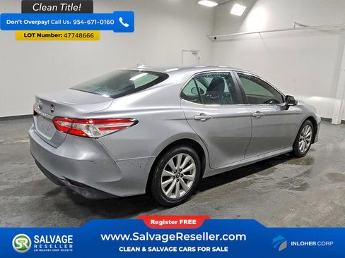 Used 2019 Toyota Camry LE image 4