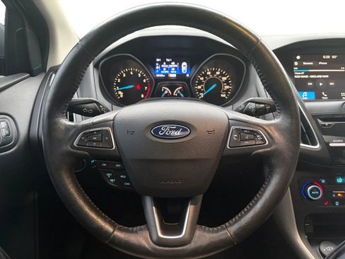 Used 2018 Ford Focus Titanium FWD image 11