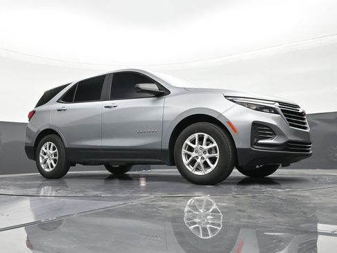 Used 2024 Chevrolet Equinox LS FWD image 26