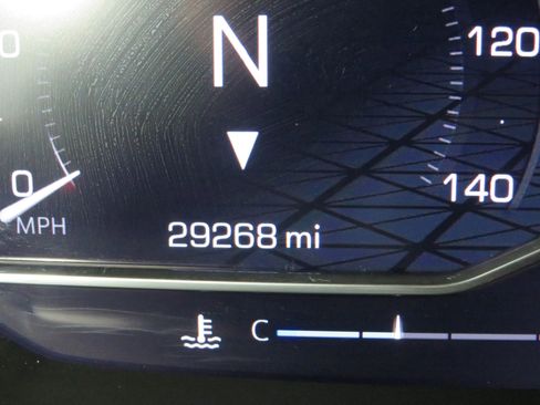 Used 2022 GMC Yukon XL Denali w/ Advanced Technology Package image 15