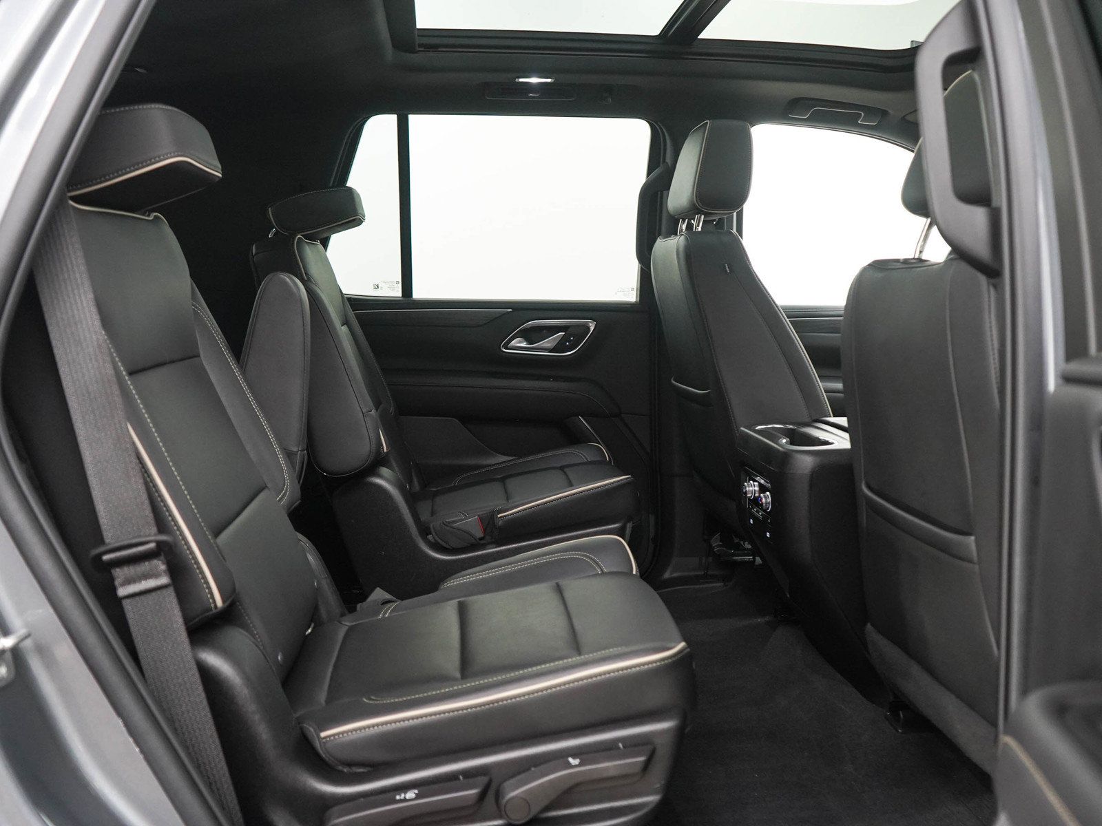 Used 2022 GMC Yukon SLT w/ SLT Premium Package AWD/4WD image 12