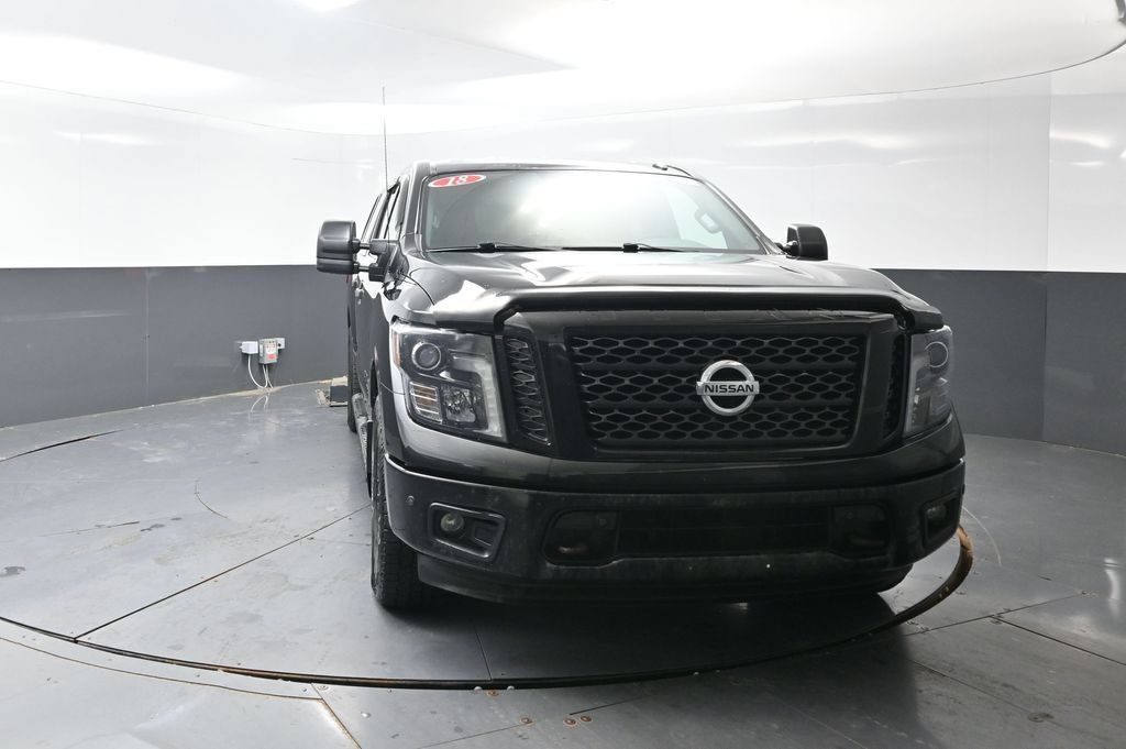 Used 2018 Nissan Titan SV AWD/4WD image 5