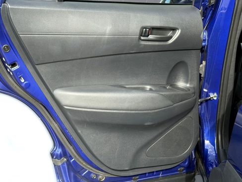 Used 2025 Toyota Corolla Cross LE image 27