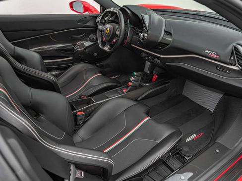Certified 2020 Ferrari 488 Pista Coupe RWD image 33