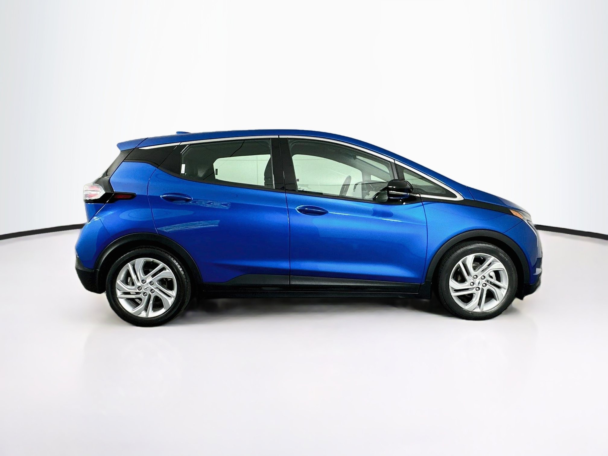 Used 2022 Chevrolet Bolt LT FWD image 10
