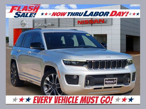 Used 2024 Jeep Grand Cherokee Overland AWD/4WD image 1
