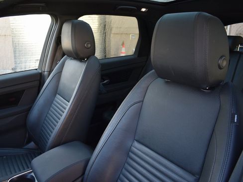 Used 2022 Land Rover Discovery Sport S image 11