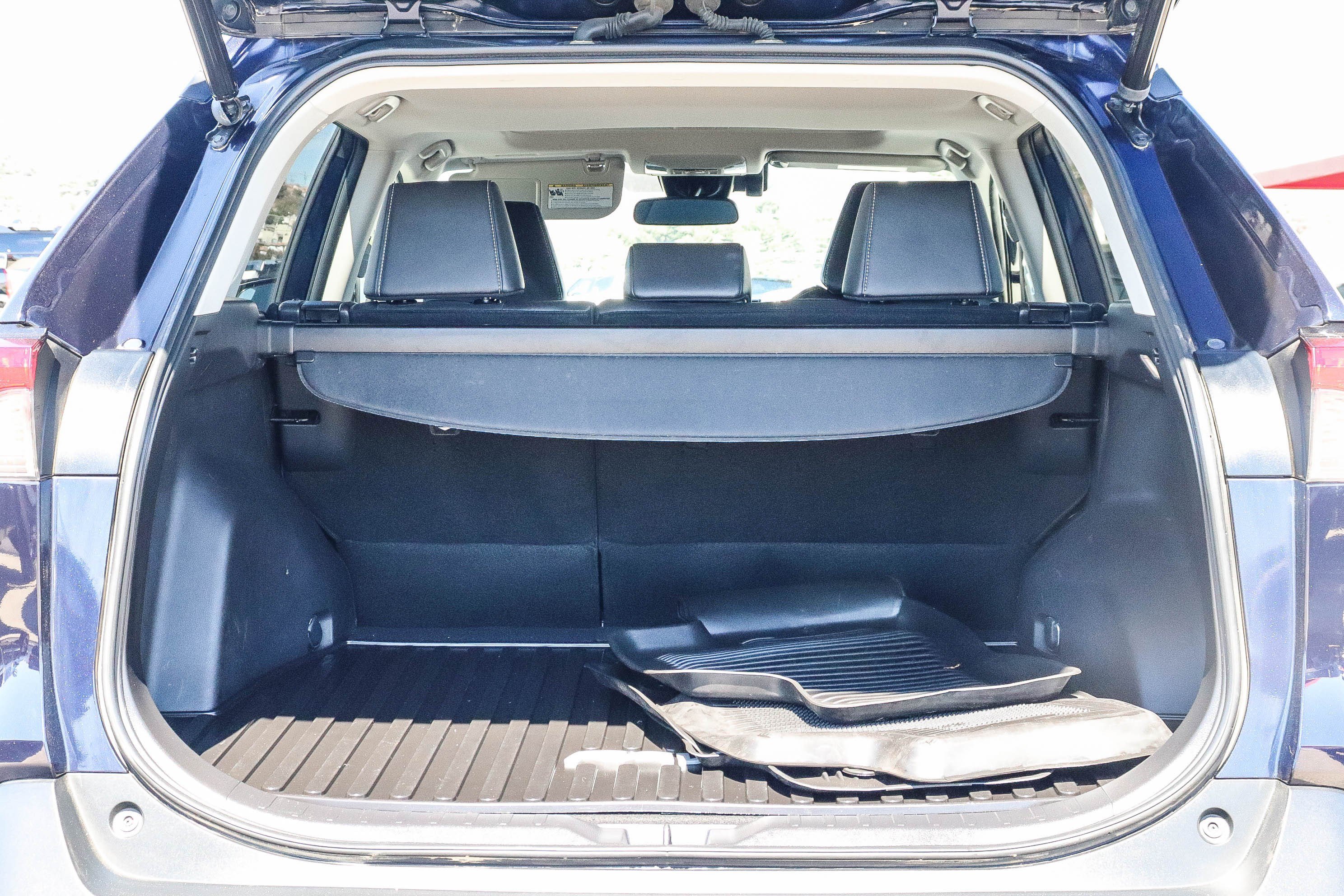 Certified 2022 Toyota RAV4 XLE Premium AWD/4WD image 27