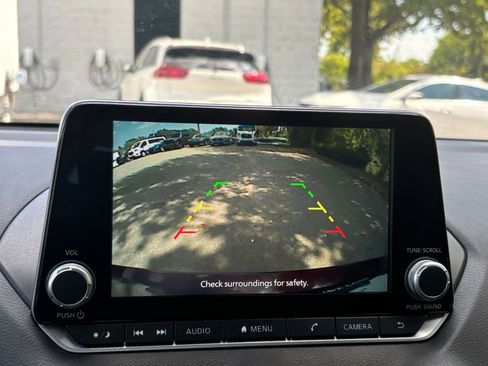 Used 2024 Nissan Sentra SV image 17