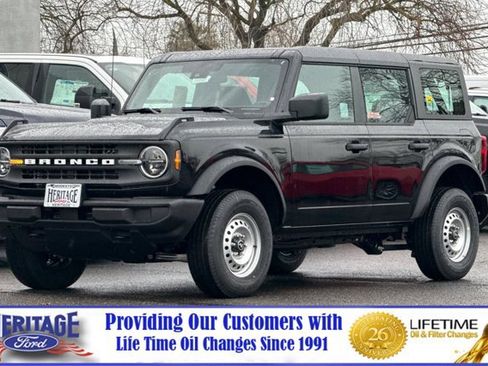 New 2025 Ford Bronco 4-Door image 8