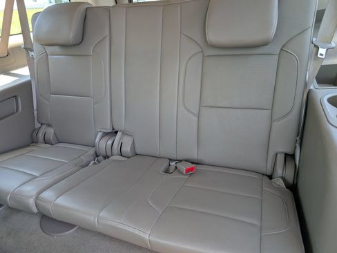 Used 2016 GMC Yukon XL SLT RWD image 9