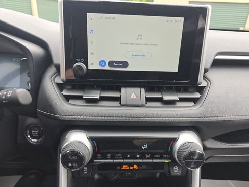 Certified 2025 Toyota RAV4 XLE AWD/4WD image 22