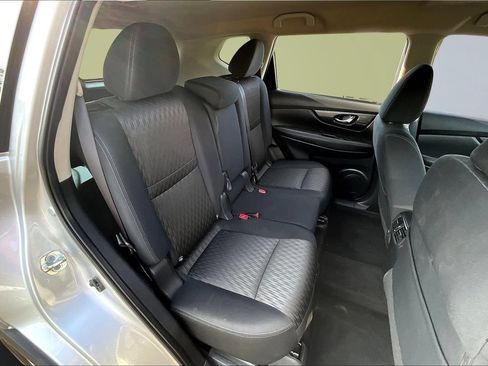 Used 2017 Nissan Rogue SV w/ SV Premium Package AWD/4WD image 14