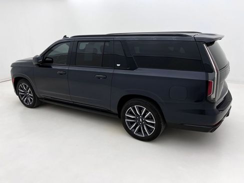 Used 2023 Cadillac Escalade ESV Sport Platinum image 10