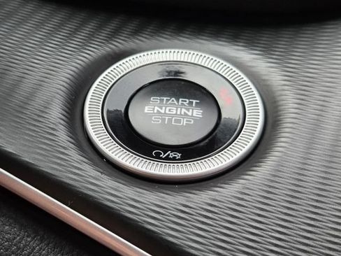 Used 2025 Jeep Grand Cherokee L Altitude RWD image 20