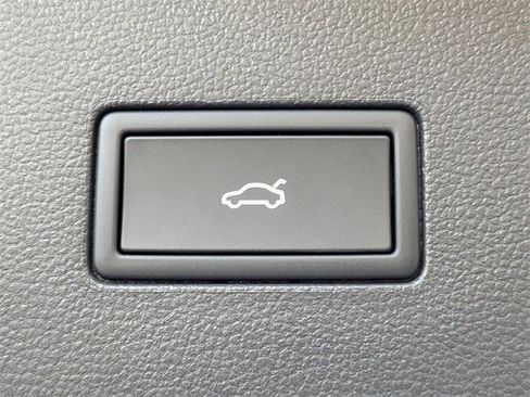 New 2026 Volkswagen Atlas SE image 14