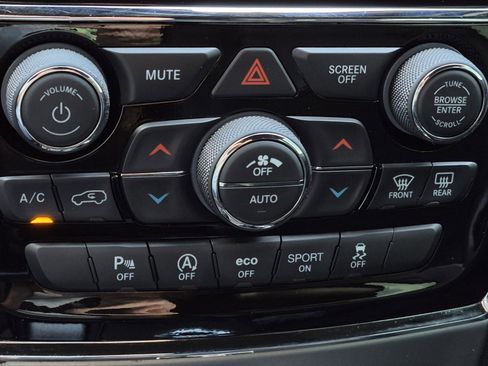 Used 2019 Jeep Grand Cherokee Altitude image 20