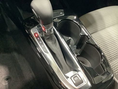 Used 2025 Chevrolet Trax LT w/ Driver Confidence Package image 19