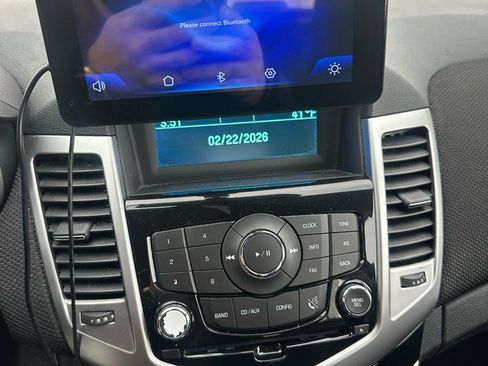 Used 2015 Chevrolet Cruze LT image 15