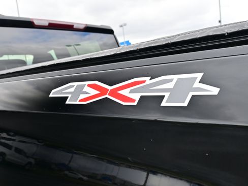 Used 2024 Chevrolet Silverado 1500 LT image 13