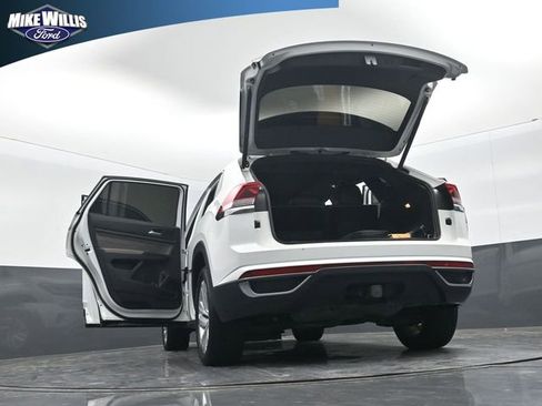 Used 2023 Volkswagen Atlas Cross Sport SE w/ Panoramic Sunroof Package image 30