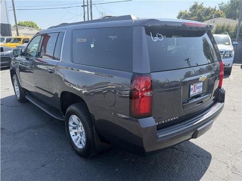 Used 2018 Chevrolet Suburban LT w/ Luxury Package image 5