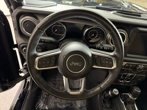 Used 2022 Jeep Wrangler Unlimited Rubicon w/ Steel Bumper Group AWD/4WD image 15