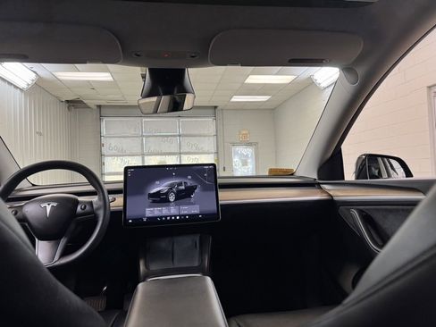 Used 2023 Tesla Model Y Long Range image 24