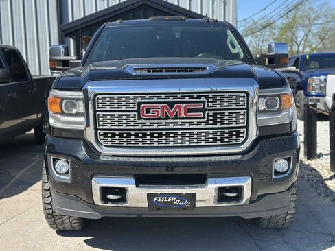 Used 2019 GMC Sierra 3500 Denali w/ Duramax Plus Package image 2