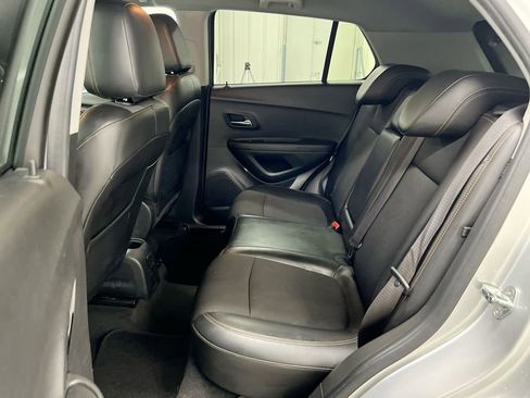 Used 2018 Chevrolet Trax LT w/ LT Convenience Package image 22