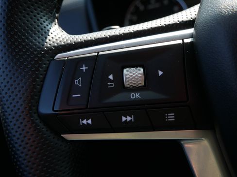 Used 2025 Mitsubishi Outlander SE AWD/4WD image 23