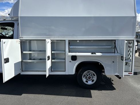 New 2025 GMC Savana 3500 w/ Power Convenience Package image 24