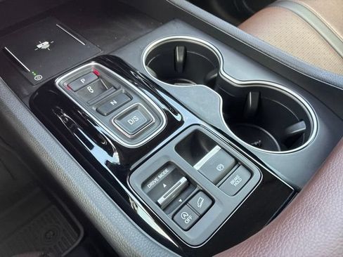 Used 2025 Honda Pilot Elite image 42